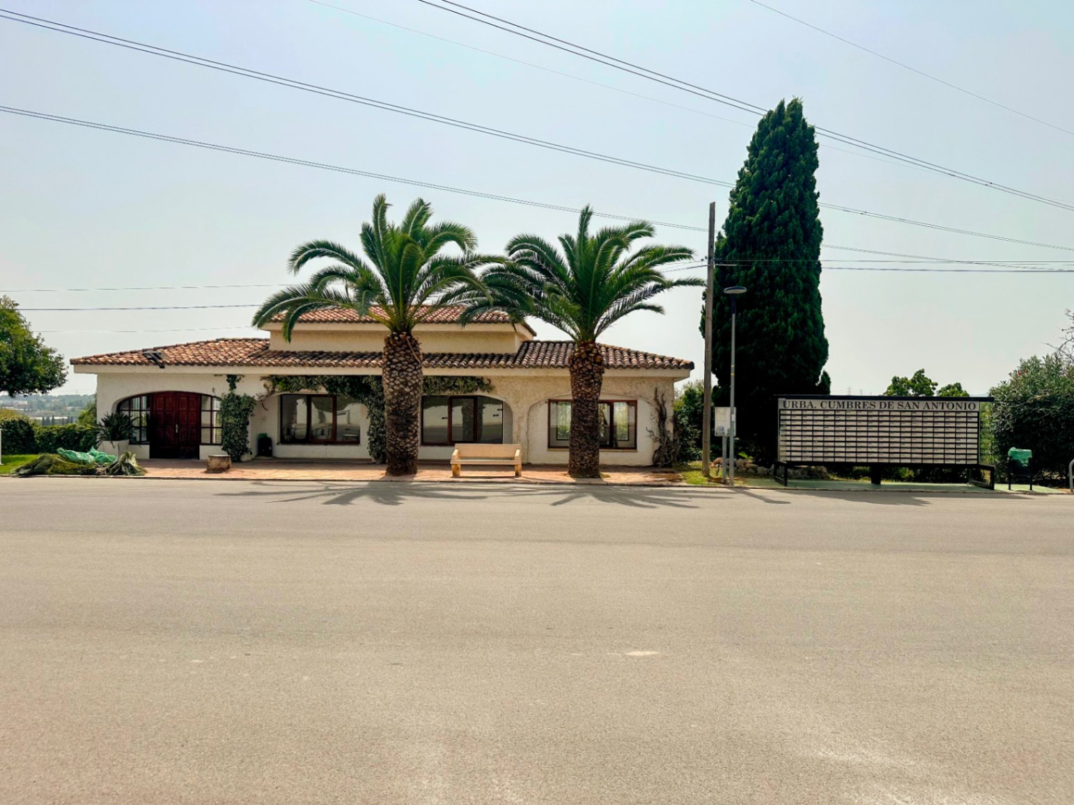 Villa de lujo con jardín privado y piscina en Cumbres de San Antonio