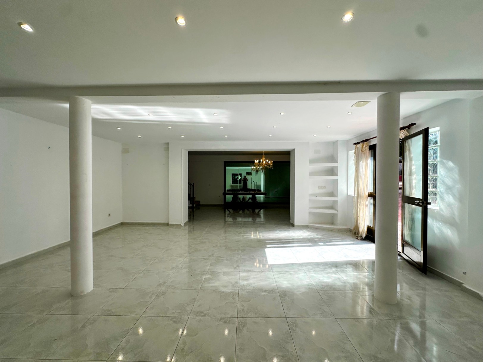Villa de lujo con jardín privado y piscina en Cumbres de San Antonio