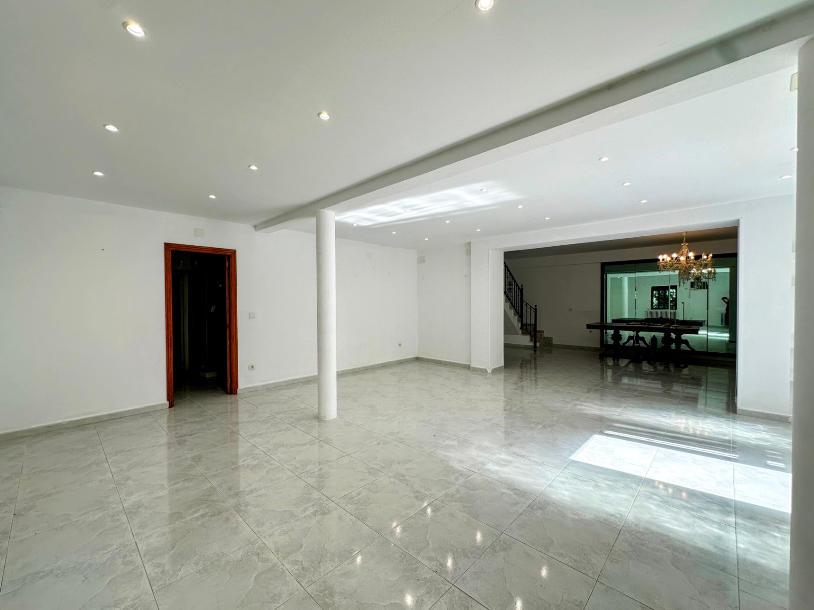 Villa de lujo con jardín privado y piscina en Cumbres de San Antonio