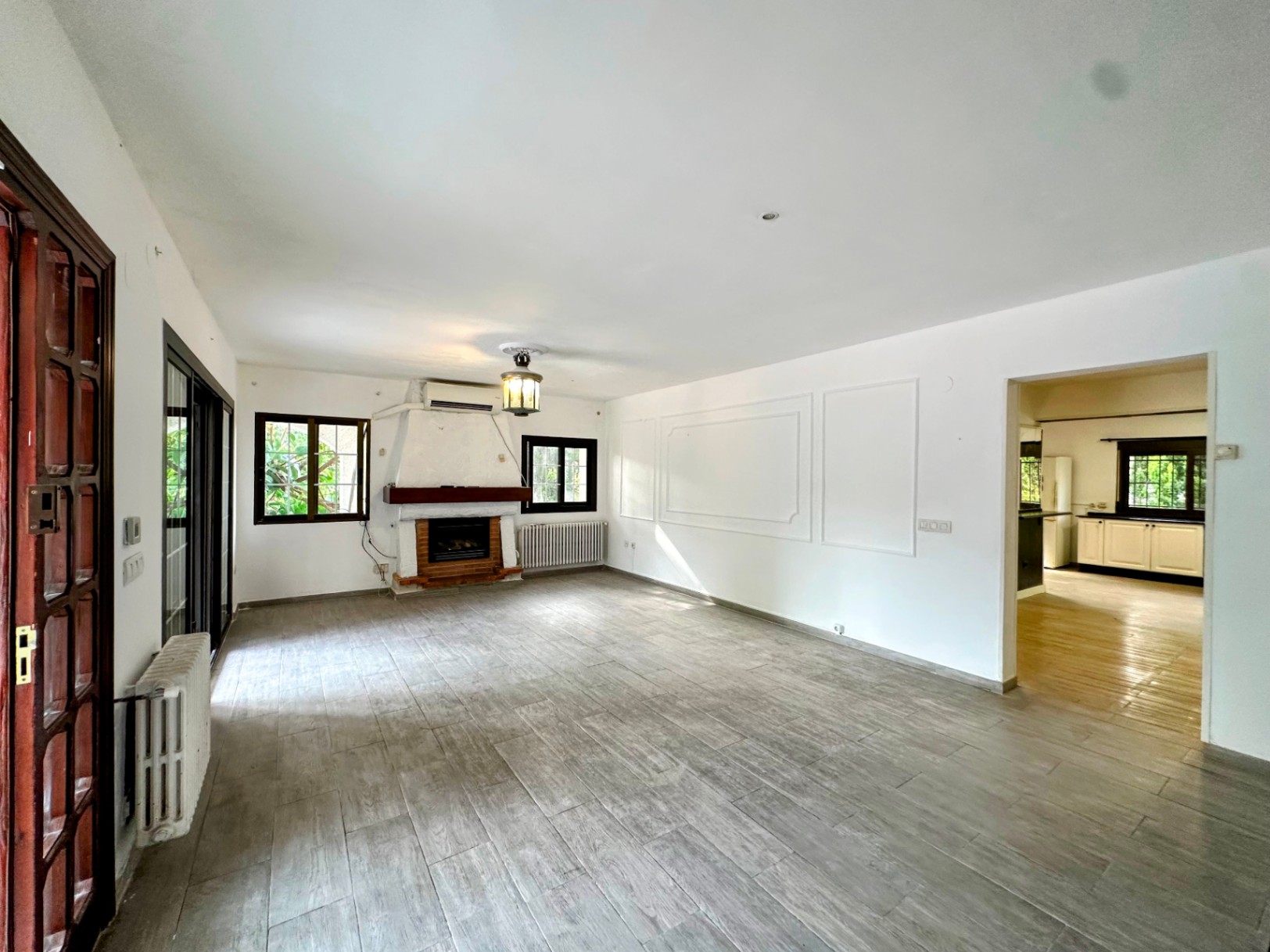 Villa de lujo con jardín privado y piscina en Cumbres de San Antonio