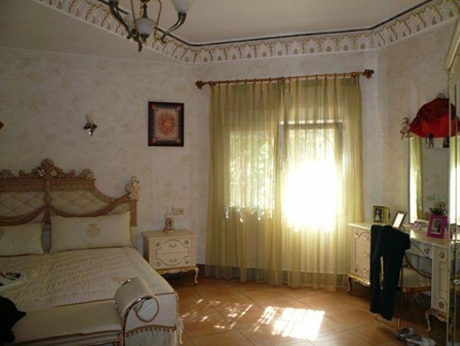 Villa de 6 dormitorios en El Montgó, Dénia, con amplia parcela y vistas a la montaña