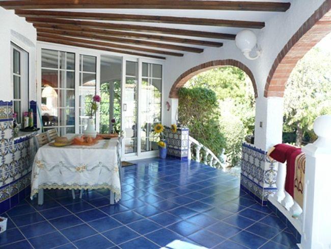 Villa de 6 dormitorios en El Montgó, Dénia, con amplia parcela y vistas a la montaña
