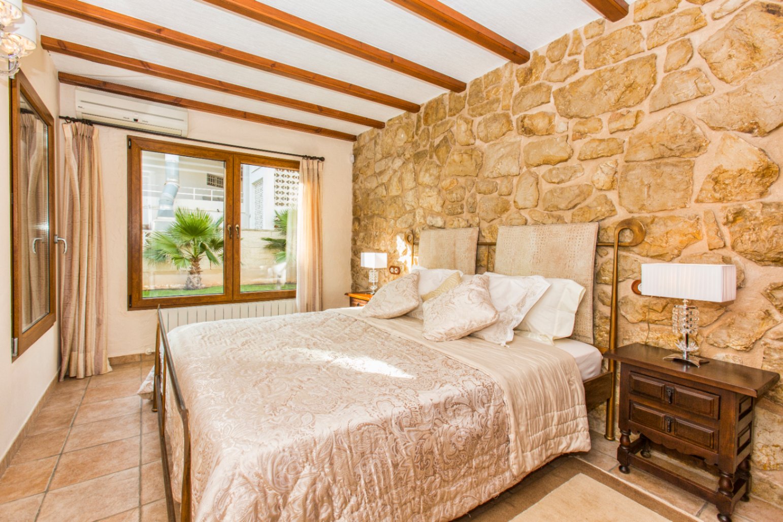 Exclusiva villa frontal al mar en ALQUILER DE TEMPORADA (POR QUINCENAS), en Dénia