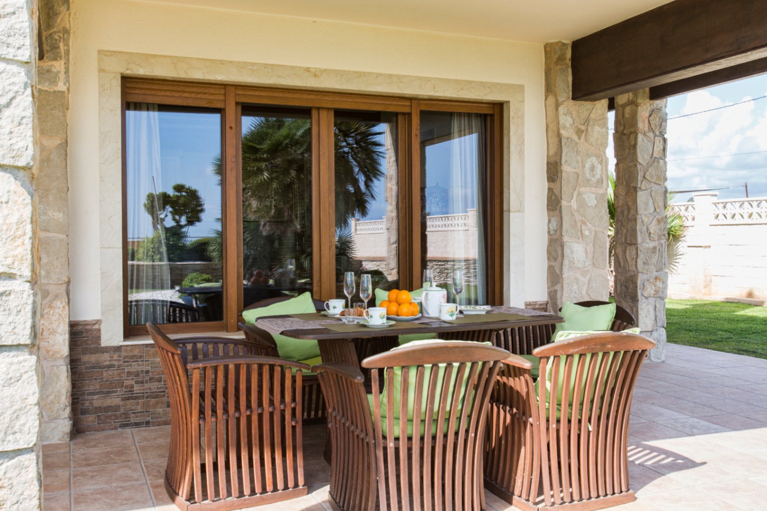 Exclusiva villa frontal al mar en ALQUILER DE TEMPORADA (POR QUINCENAS), en Dénia