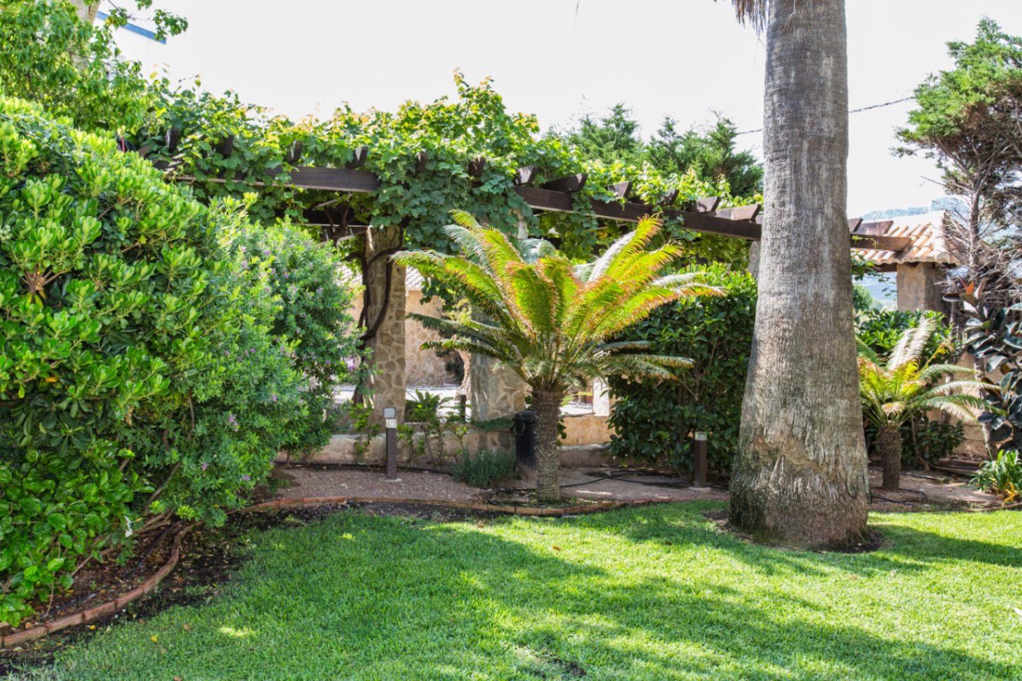 Exclusiva villa frontal al mar en ALQUILER DE TEMPORADA (POR QUINCENAS), en Dénia