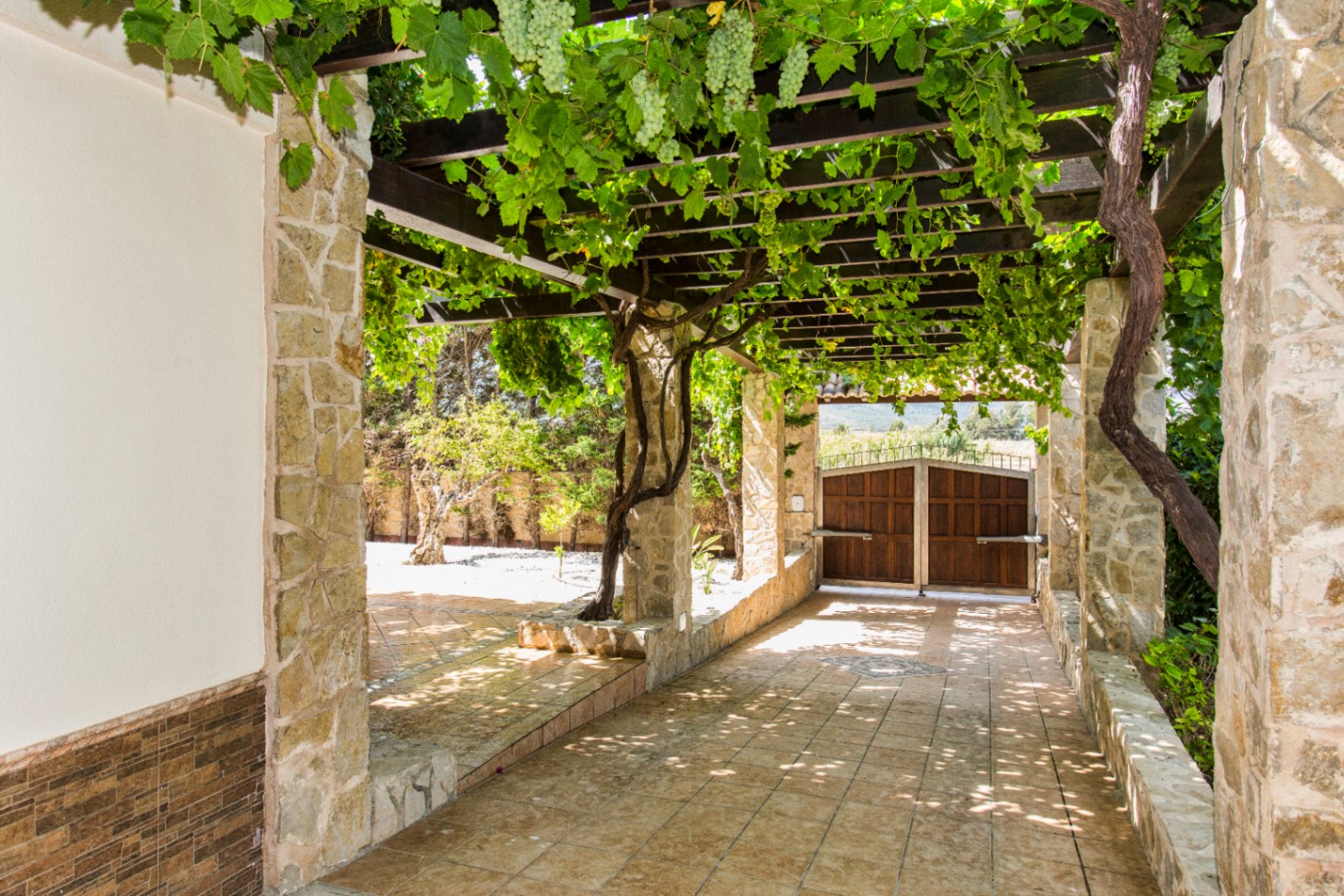 Exclusiva villa frontal al mar en ALQUILER DE TEMPORADA (POR QUINCENAS), en Dénia