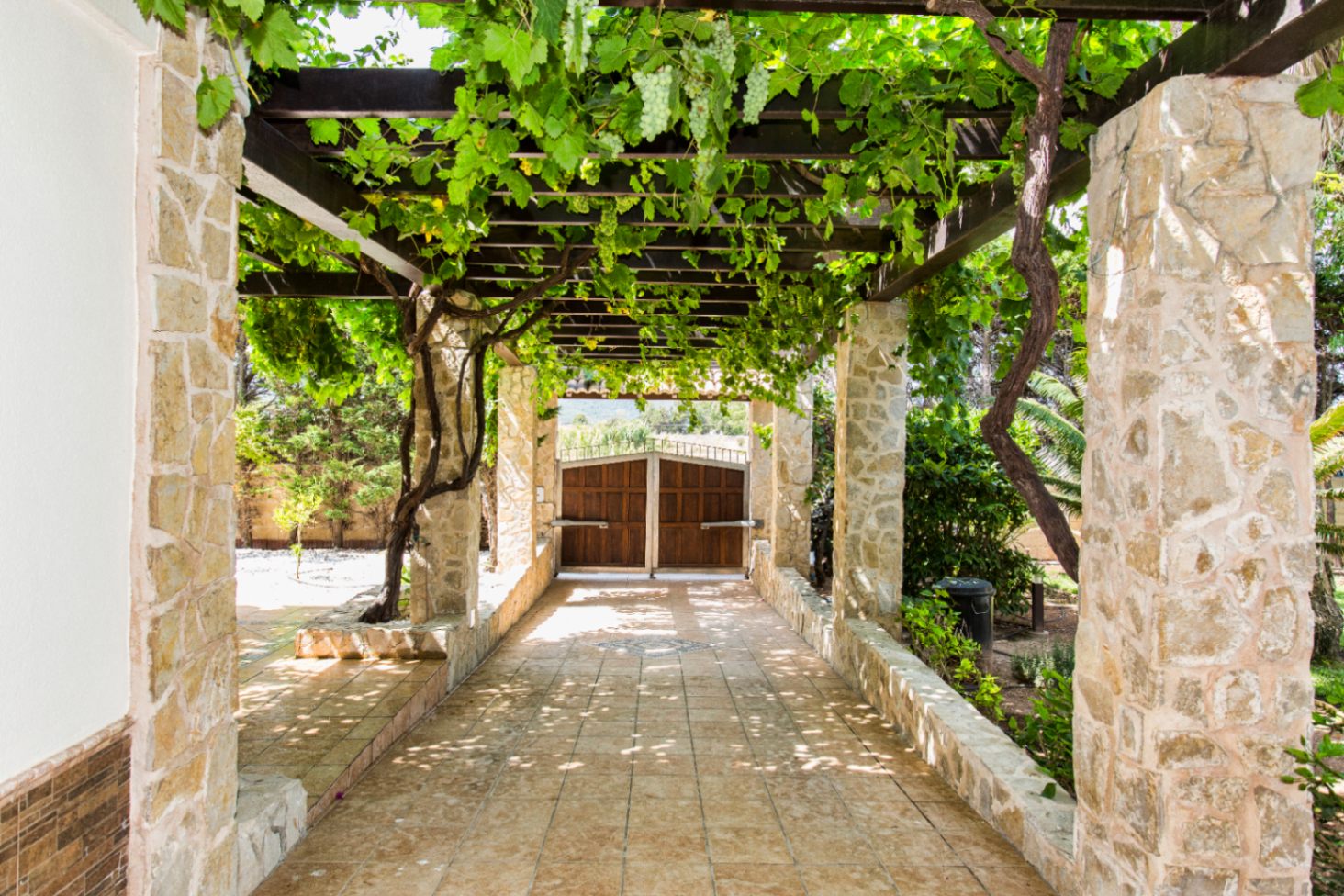Exclusiva villa frontal al mar en ALQUILER DE TEMPORADA (POR QUINCENAS), en Dénia
