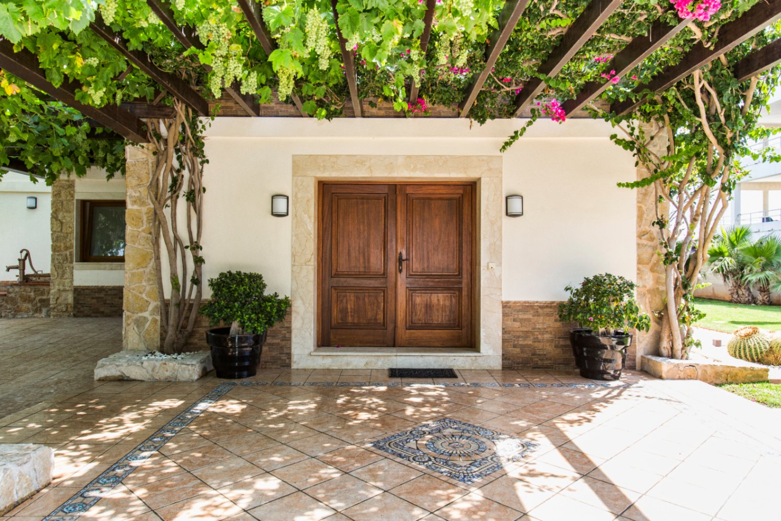 Exclusiva villa frontal al mar en ALQUILER DE TEMPORADA (POR QUINCENAS), en Dénia