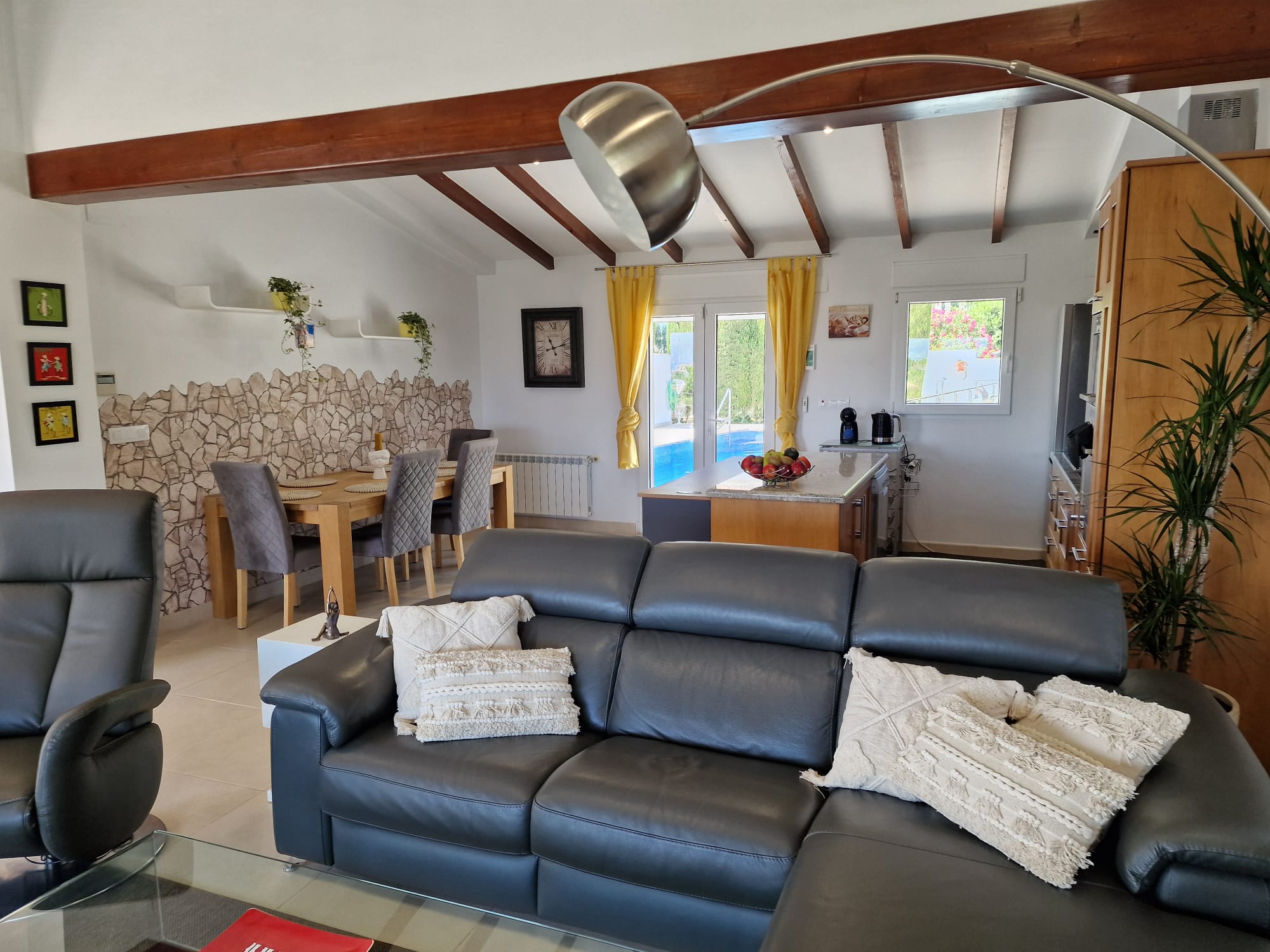 Magnífica villa en alquiler anual (disponible a partir del 1 de julio)