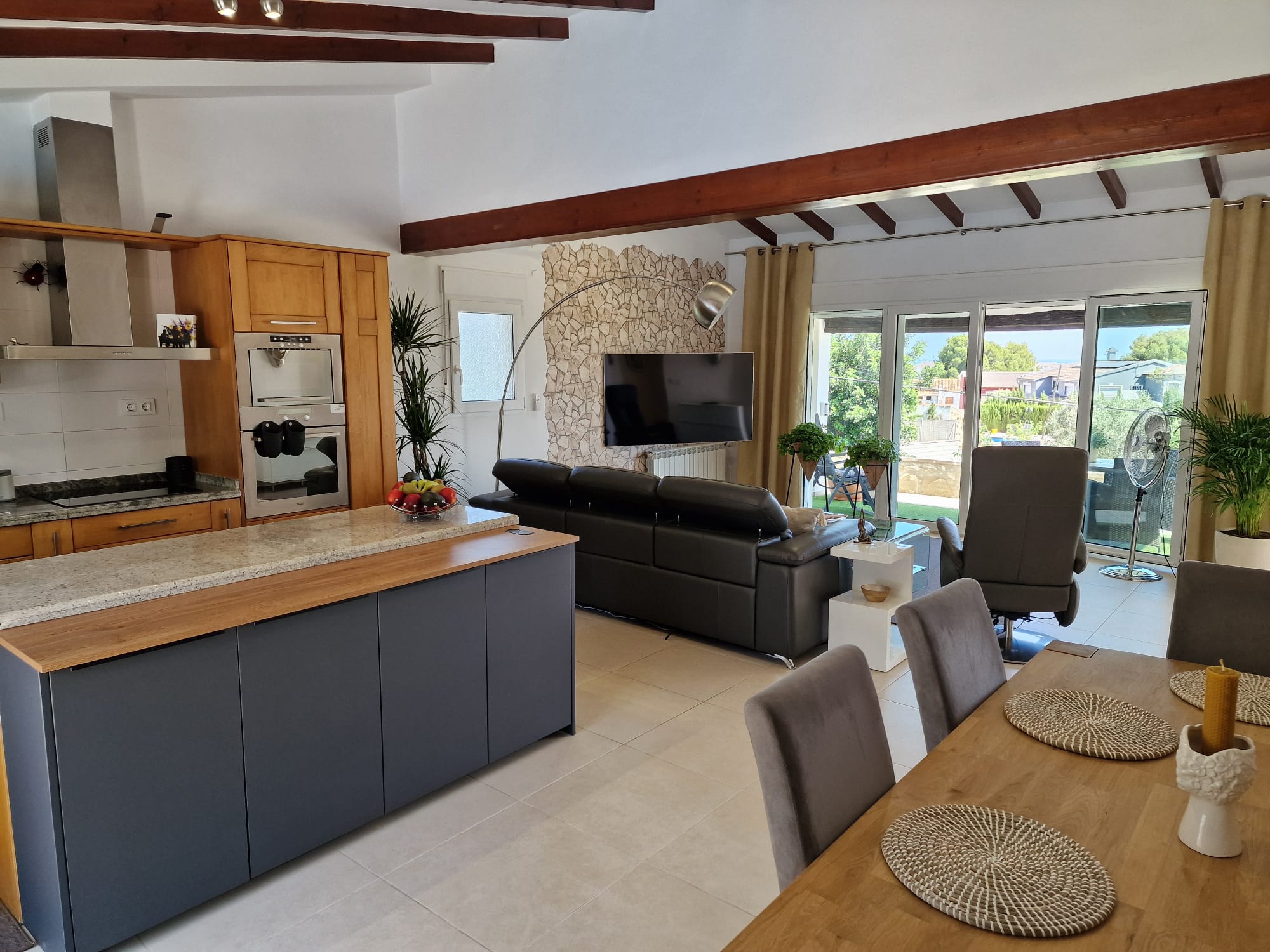 Magnífica villa en alquiler anual (disponible a partir del 1 de julio)