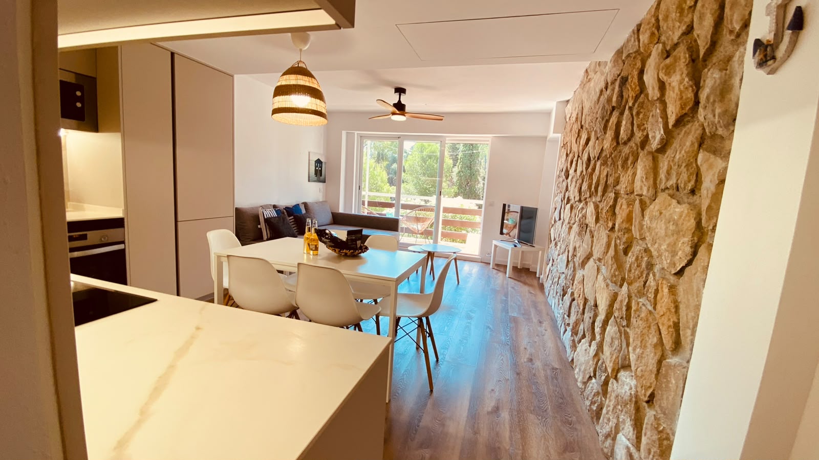 Encantador apartamento con piscina y parking en una ubicación privilegiada