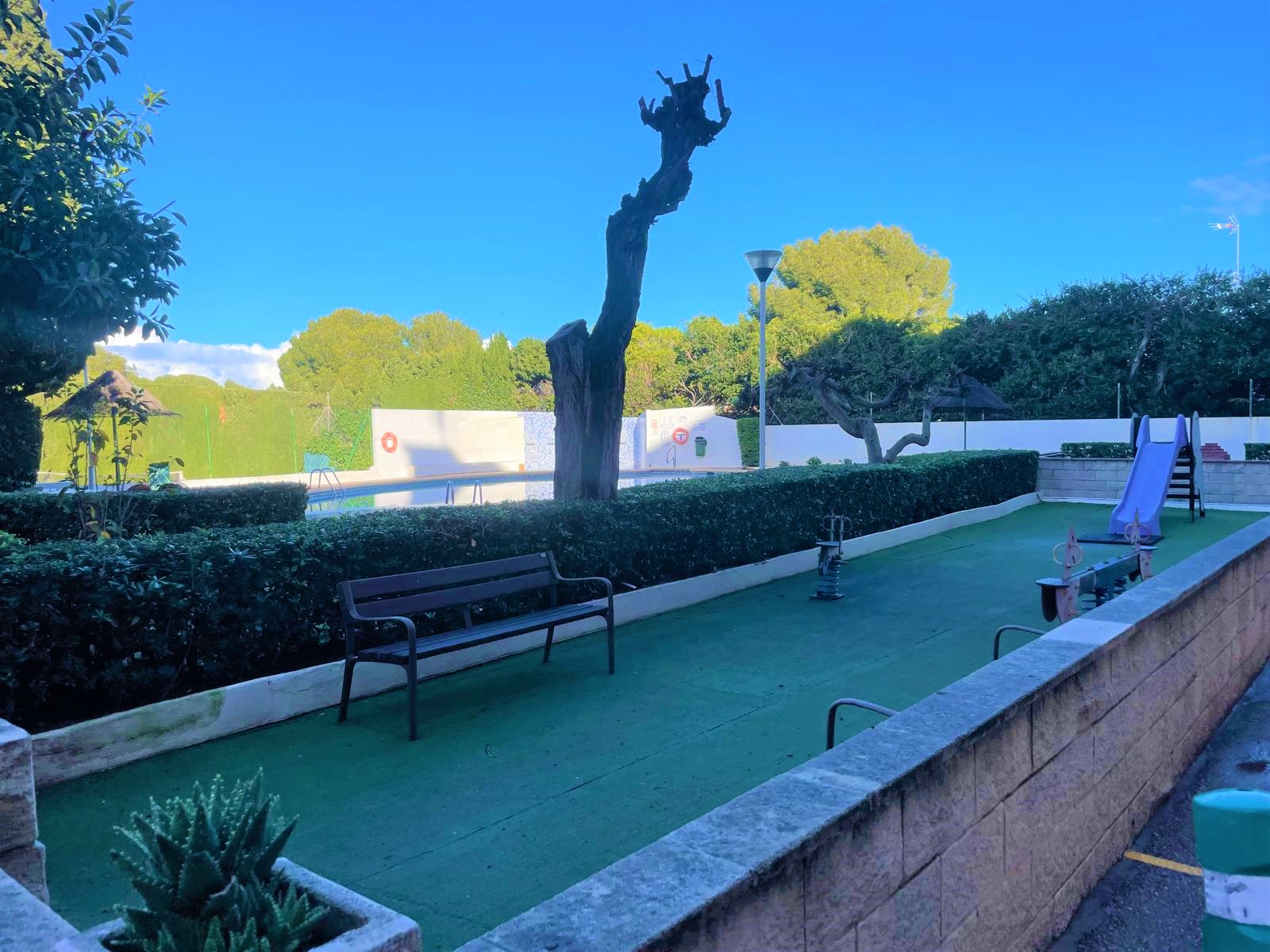 Encantador apartamento con piscina y parking en una ubicación privilegiada