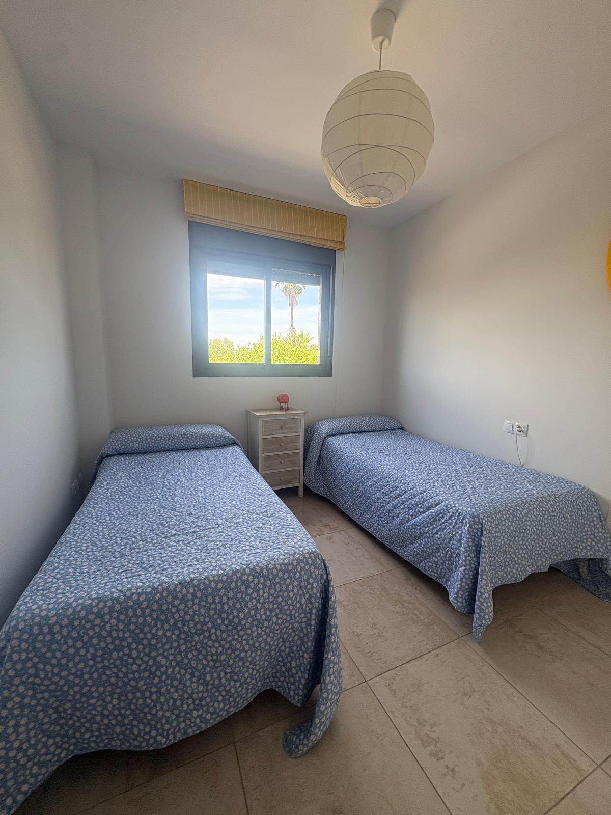 Amplio apartamento con terraza y espectaculares vistas al Montgó y al Castillo de Dénia