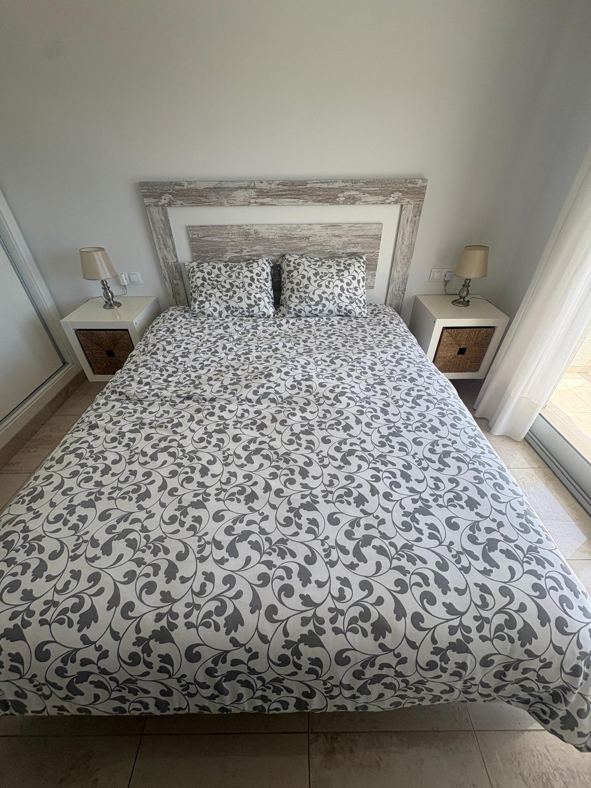 Amplio apartamento con terraza y espectaculares vistas al Montgó y al Castillo de Dénia