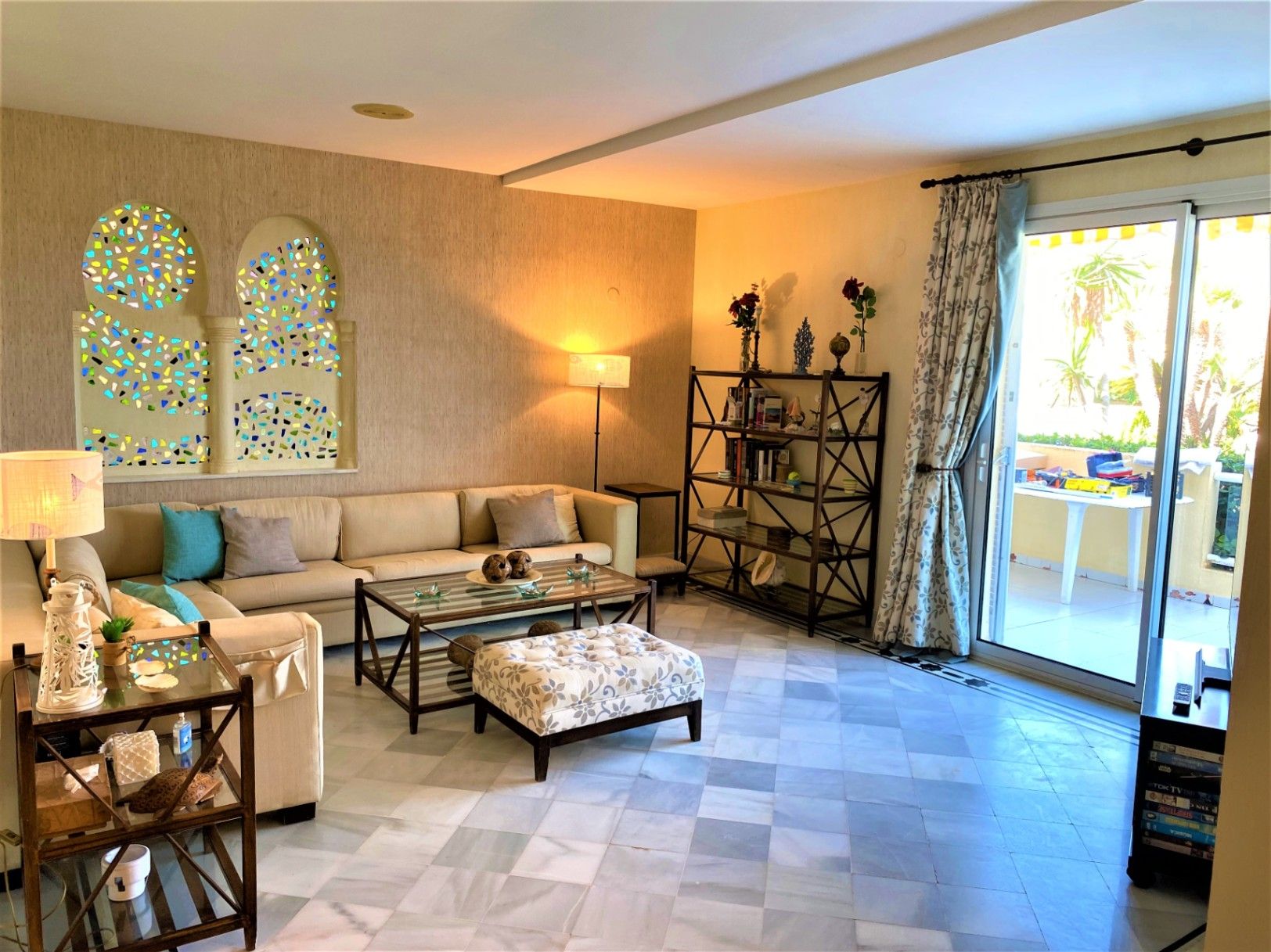 ¡¡Vivienda en alquiler temporal!! Vive frente al mar en Dénia – Amplio apartamento con terraza, piscina y parking