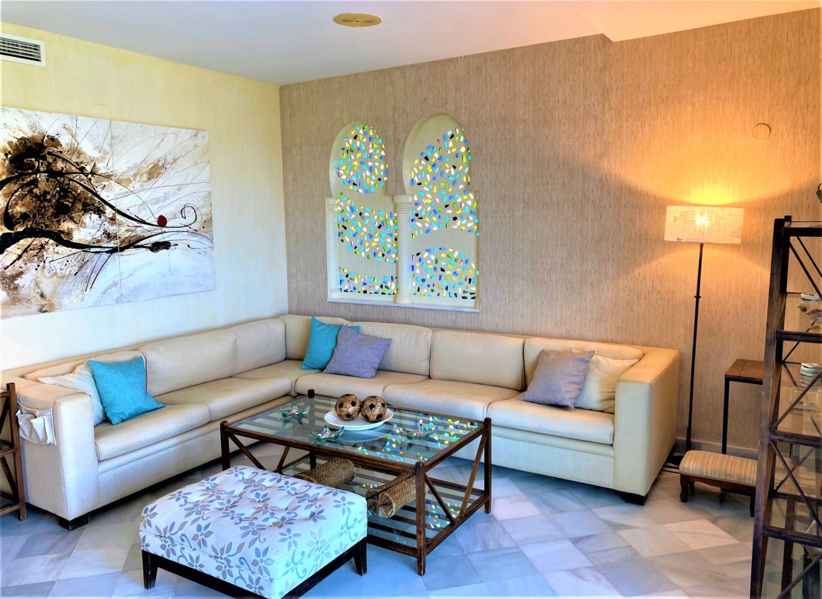 ¡¡Vivienda en alquiler temporal!! Vive frente al mar en Dénia – Amplio apartamento con terraza, piscina y parking