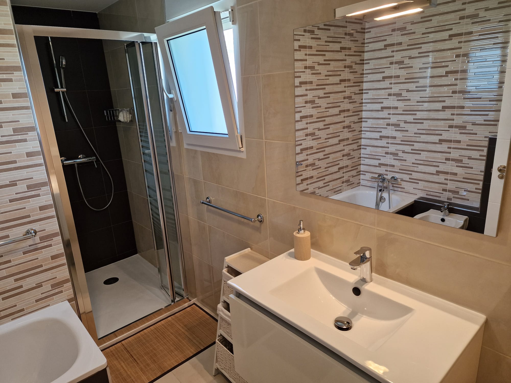 Magnífica villa en alquiler ANUAL con vistas al mar y a la montaña, YA DISPONIBLE