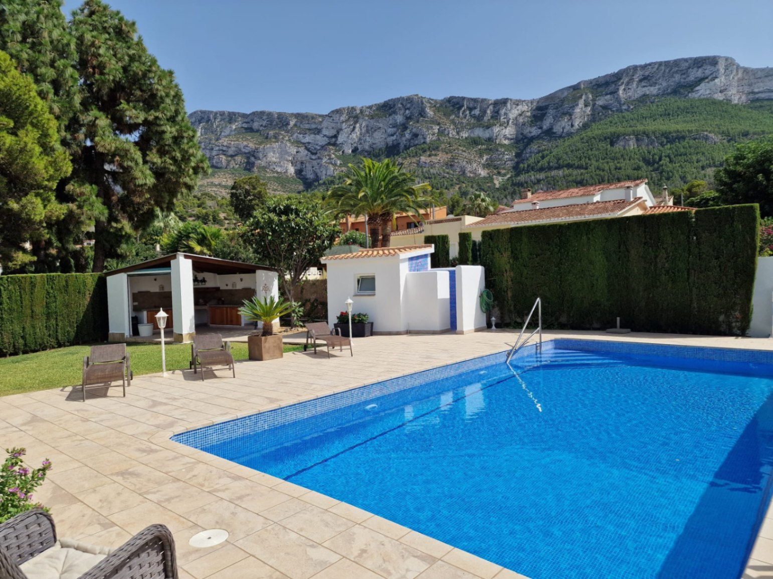 Magnífica villa en alquiler ANUAL con vistas al mar y a la montaña, YA DISPONIBLE
