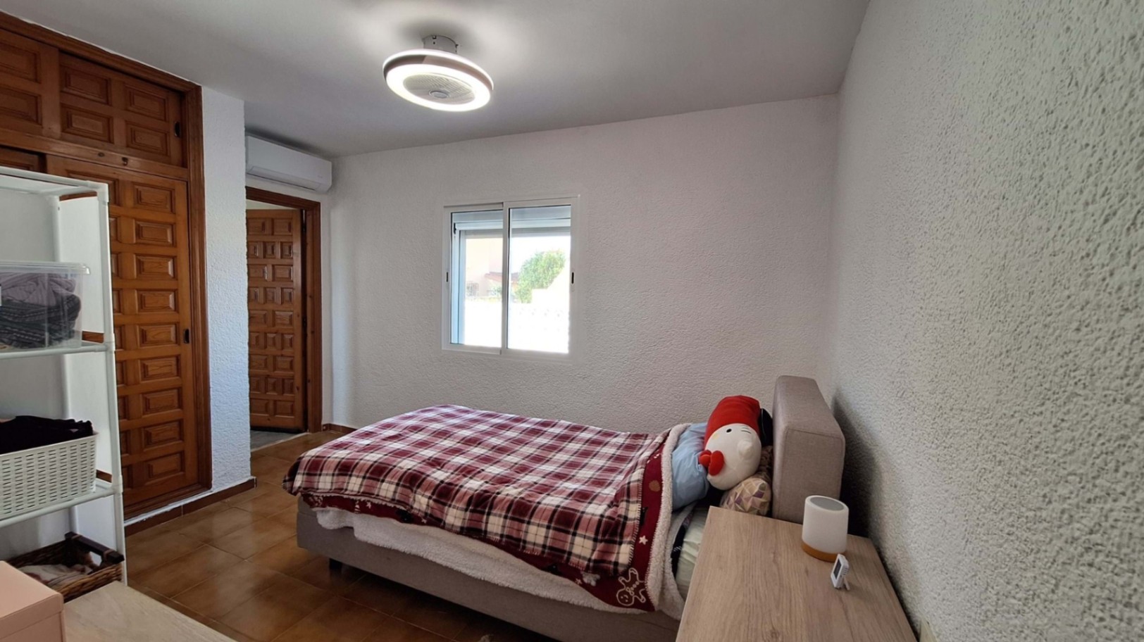 Villa mediterránea con piscina y jardín en Els Poblets
