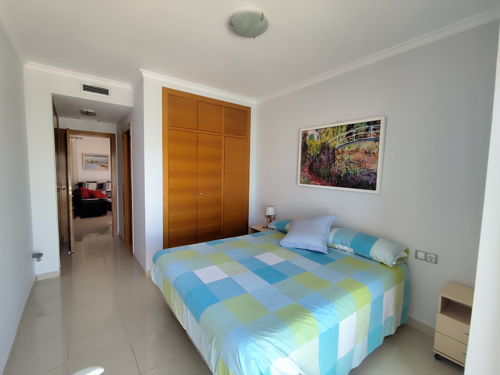 Penthouse with a large terrace, views of Montgó, and excellent location in Dénia.