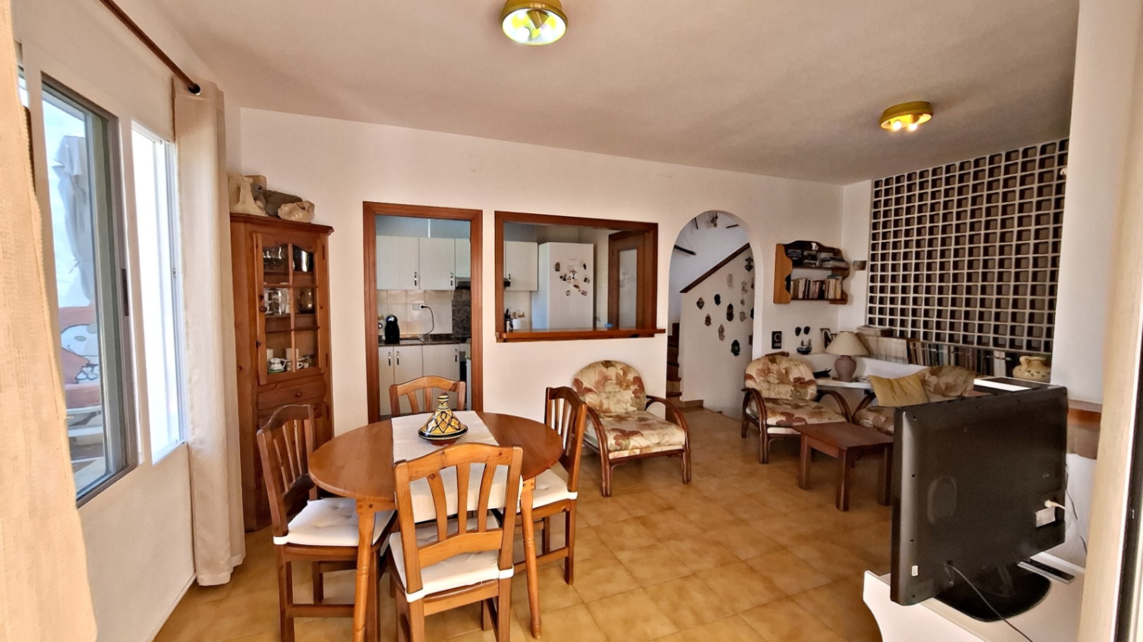 Townhouse near the beach in Dénia with a large private terrace.