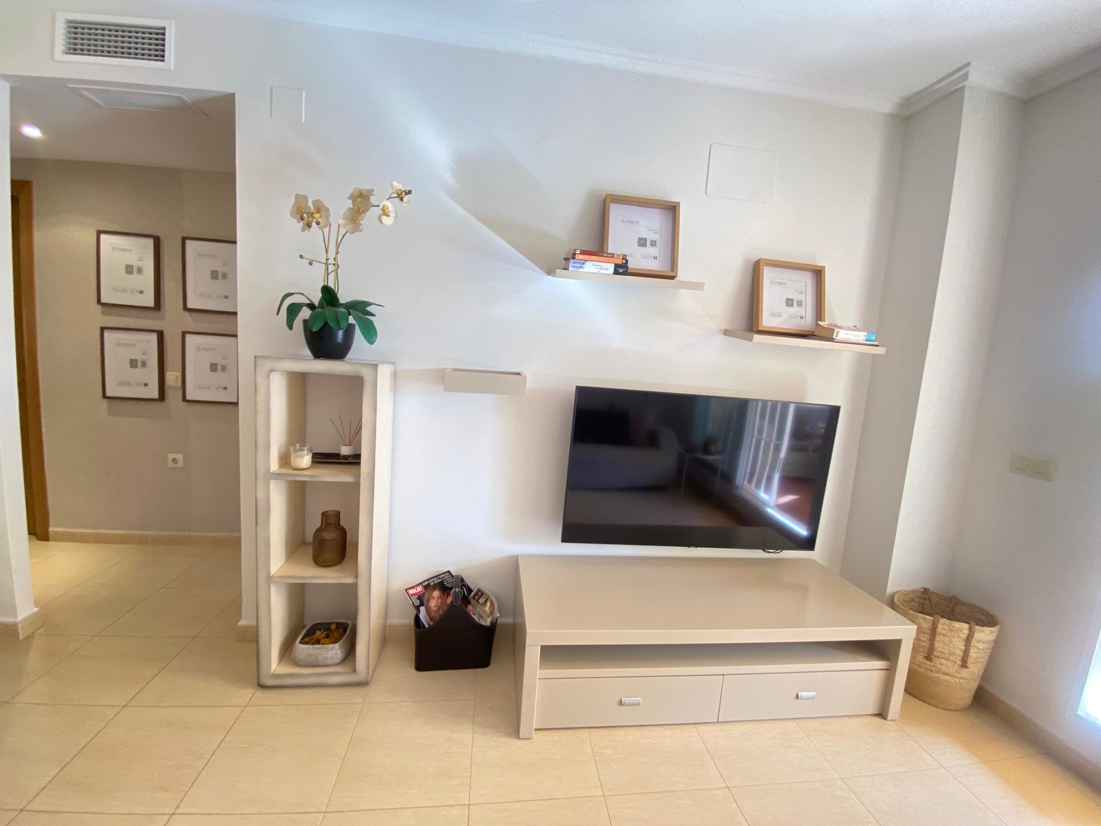 Magnificent ground floor apartment for seasonal rental - SEPTEMBER TO JUNE