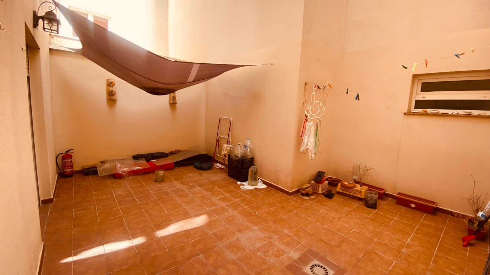 Apartment for annual rent in El Vergel with garage and storage room.