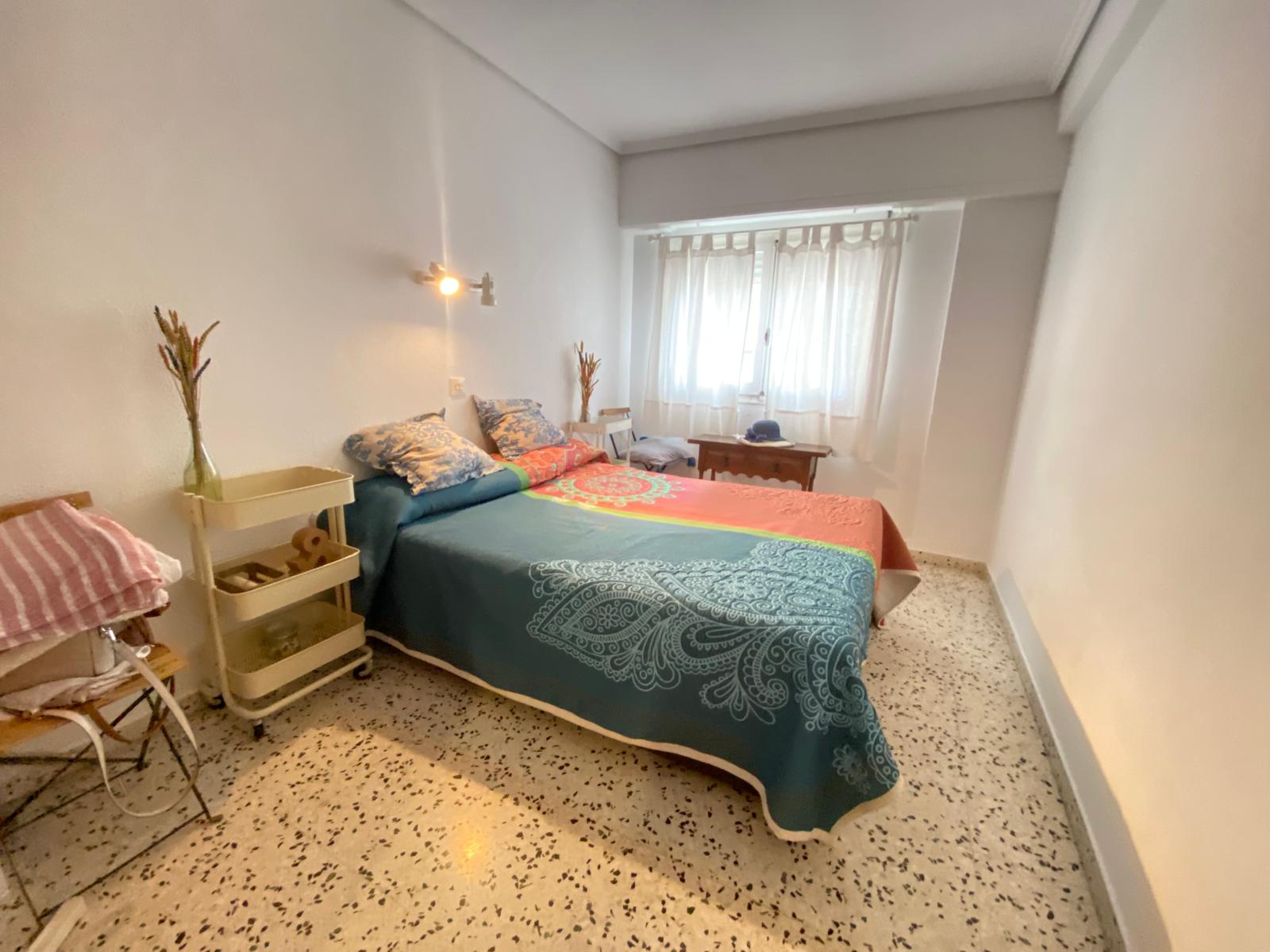 Magníficas vivienda en venta en Las Rotas, Dénia, con vistas al mar y plaza de aparcamiento.