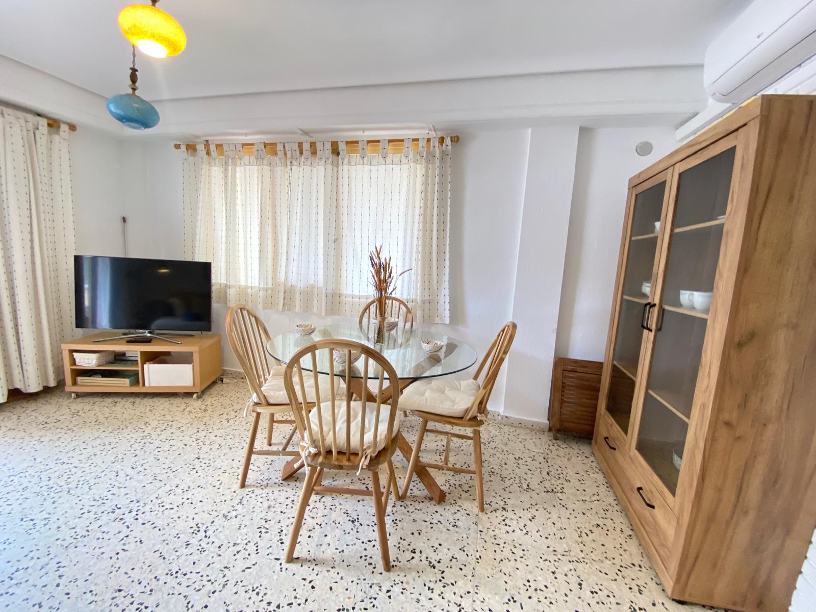 Magnifique logement à vendre à Las Rotas, Dénia, avec vue sur la mer et place de parking.
