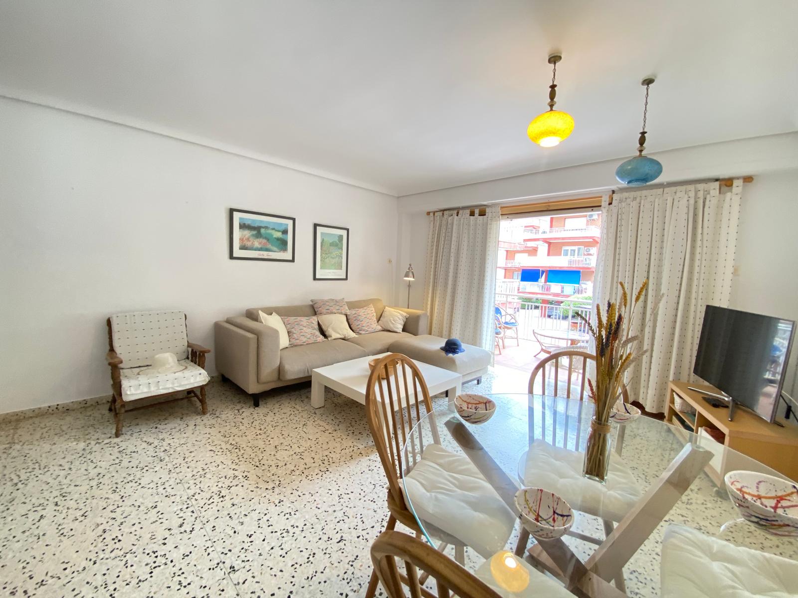 Magnifique logement à vendre à Las Rotas, Dénia, avec vue sur la mer et place de parking.
