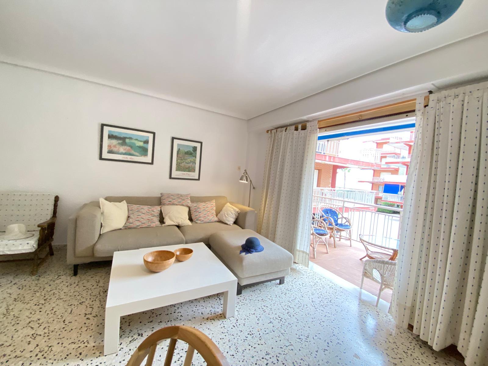 Magnífica vivienda en venta en Las Rotas, Dénia, con vistas al mar y plaza de parking