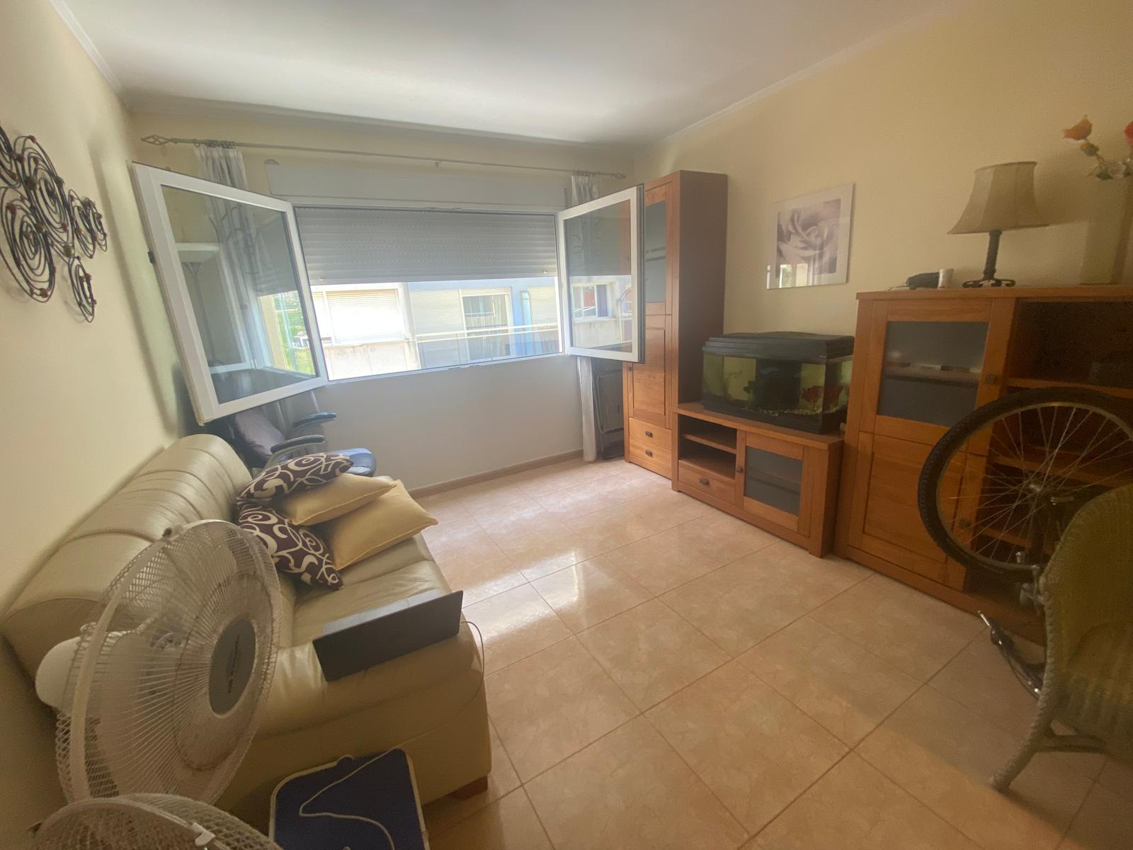 Wohnung zur jährlichen Vermietung in El Vergel mit Garage und Abstellraum