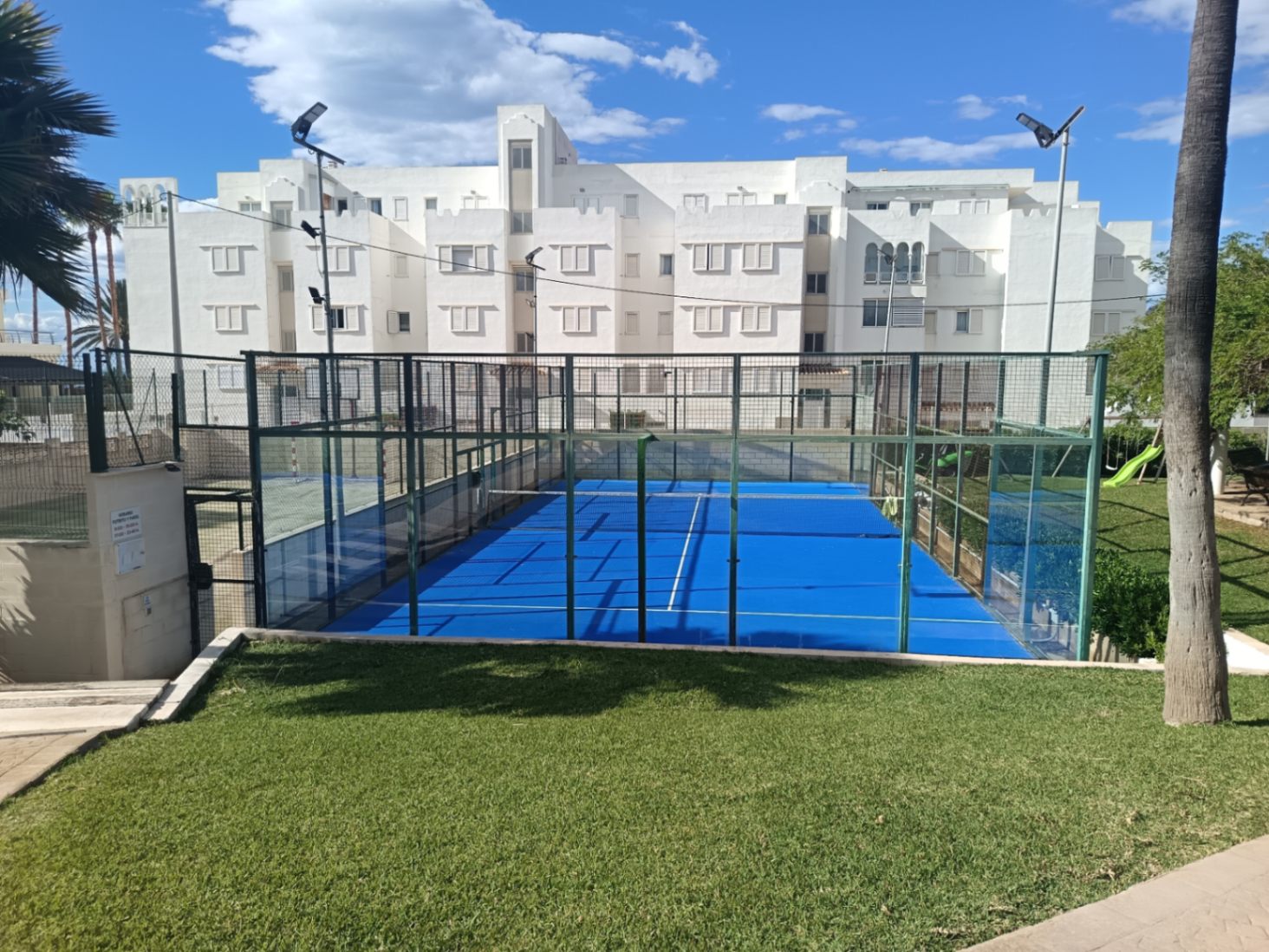 Appartement au rez-de-chaussée avec 3 chambres et d'excellentes parties communes à Las Marinas, Dénia