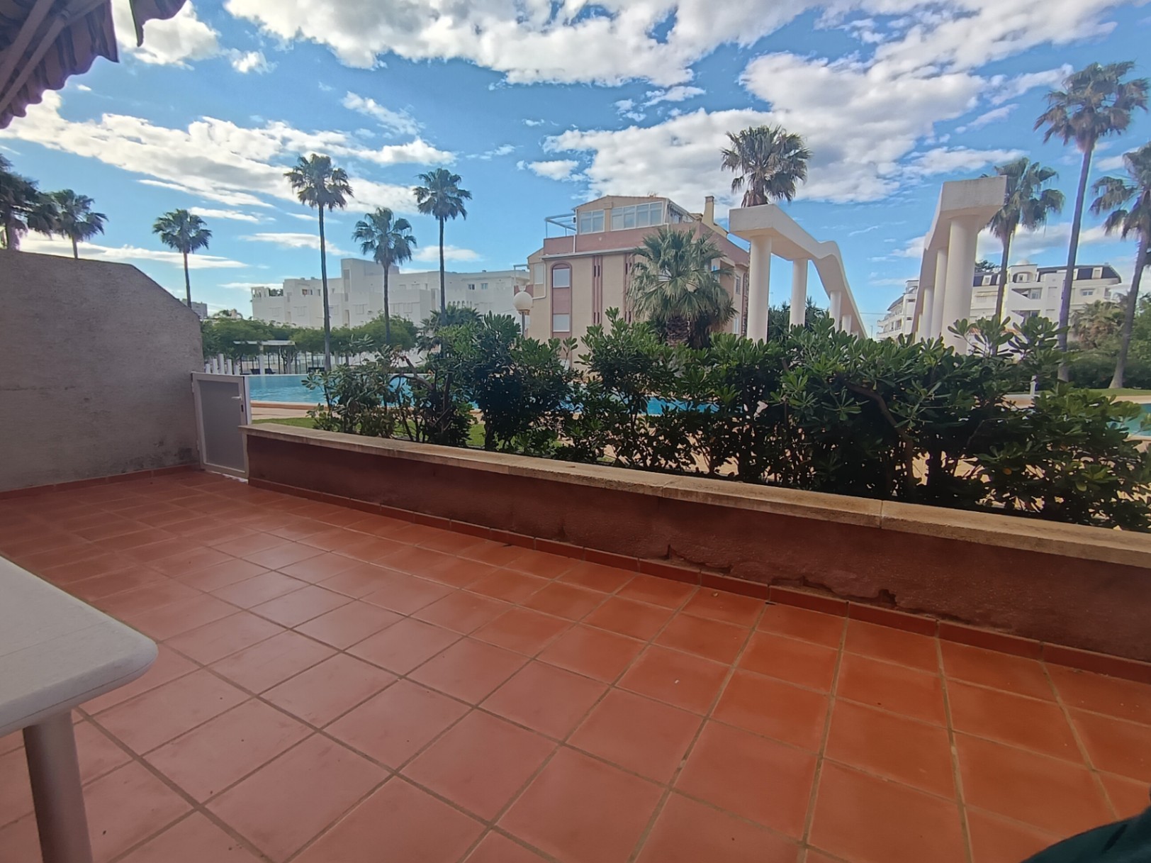 Appartement au rez-de-chaussée avec 3 chambres et d'excellentes parties communes à Las Marinas, Dénia