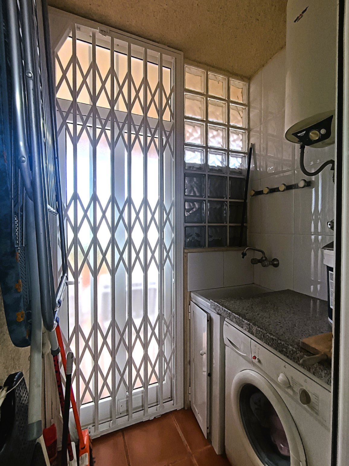 Appartement au rez-de-chaussée avec 3 chambres et d'excellentes parties communes à Las Marinas, Dénia
