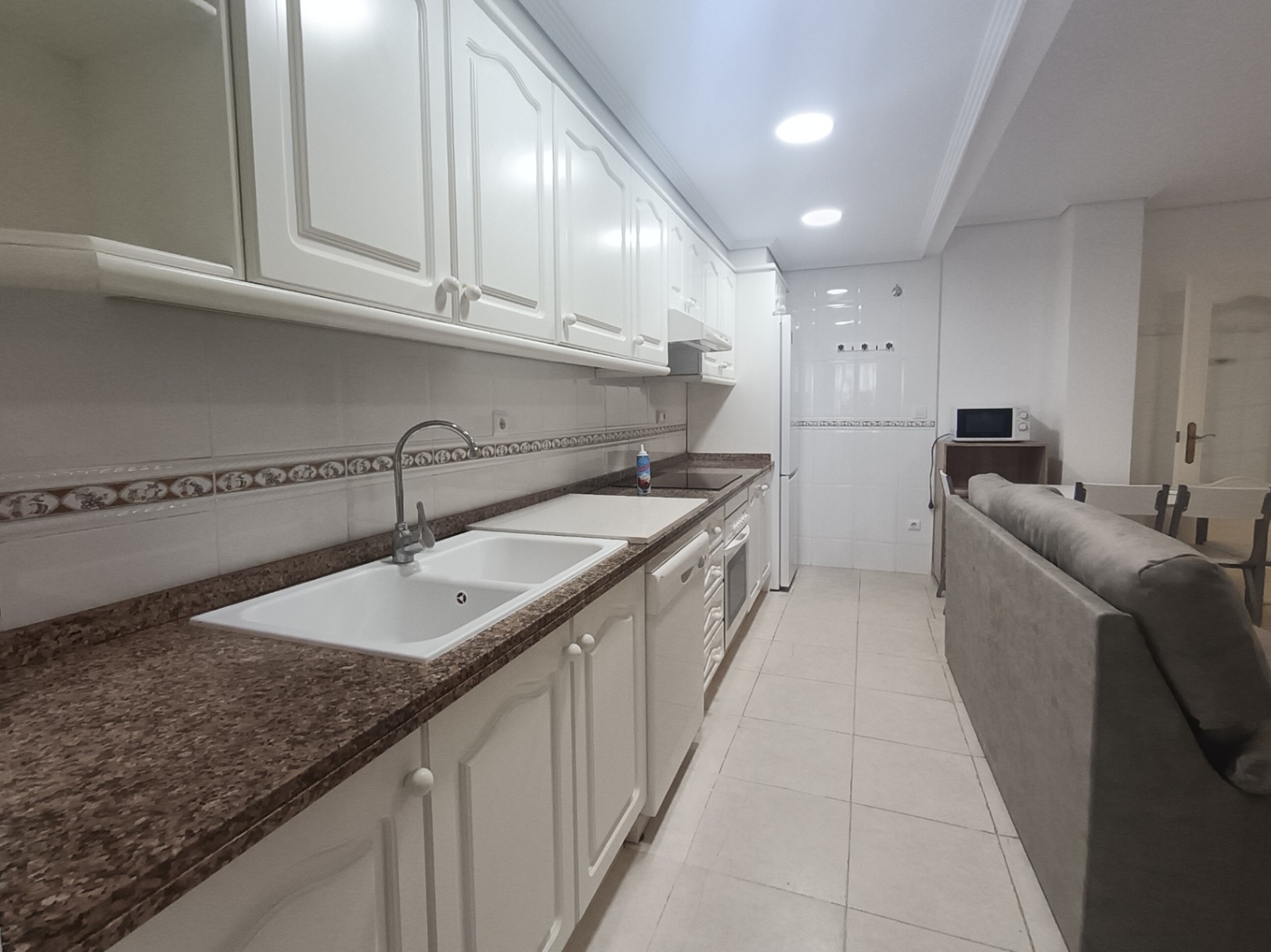 Appartement au rez-de-chaussée avec 3 chambres et d'excellentes parties communes à Las Marinas, Dénia