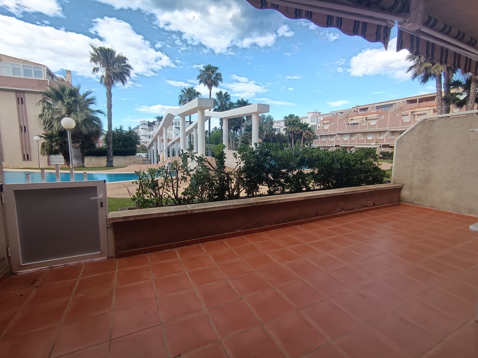 Appartement au rez-de-chaussée avec 3 chambres et d'excellentes parties communes à Las Marinas, Dénia