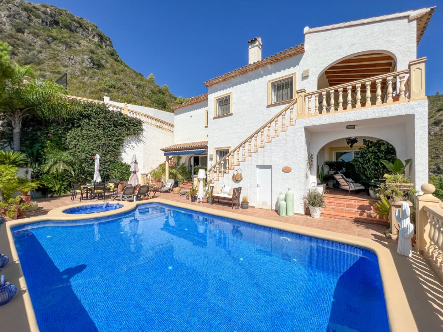 Impresionante chalet con vistas en Pego