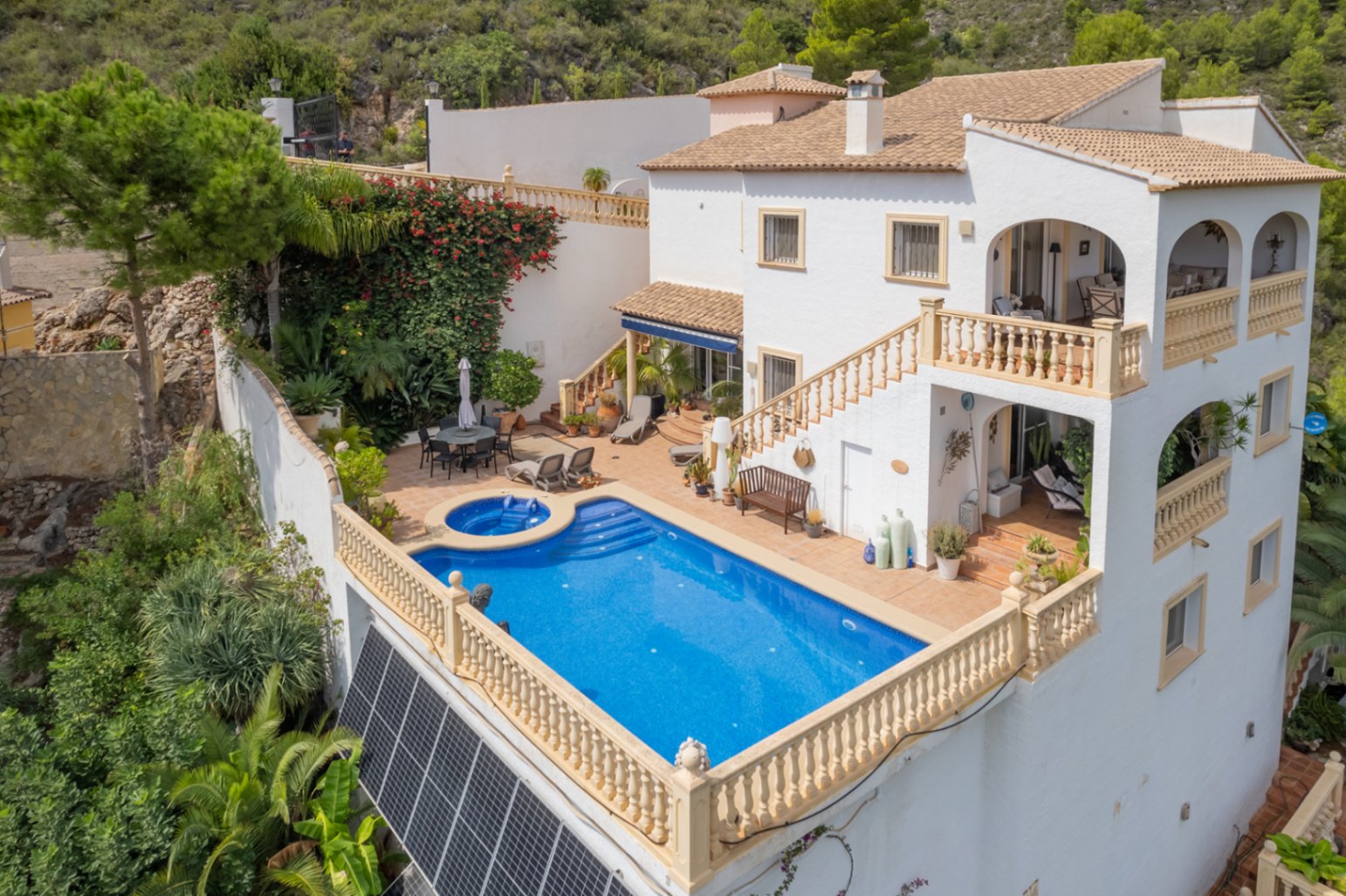 Impresionante chalet con vistas en Pego