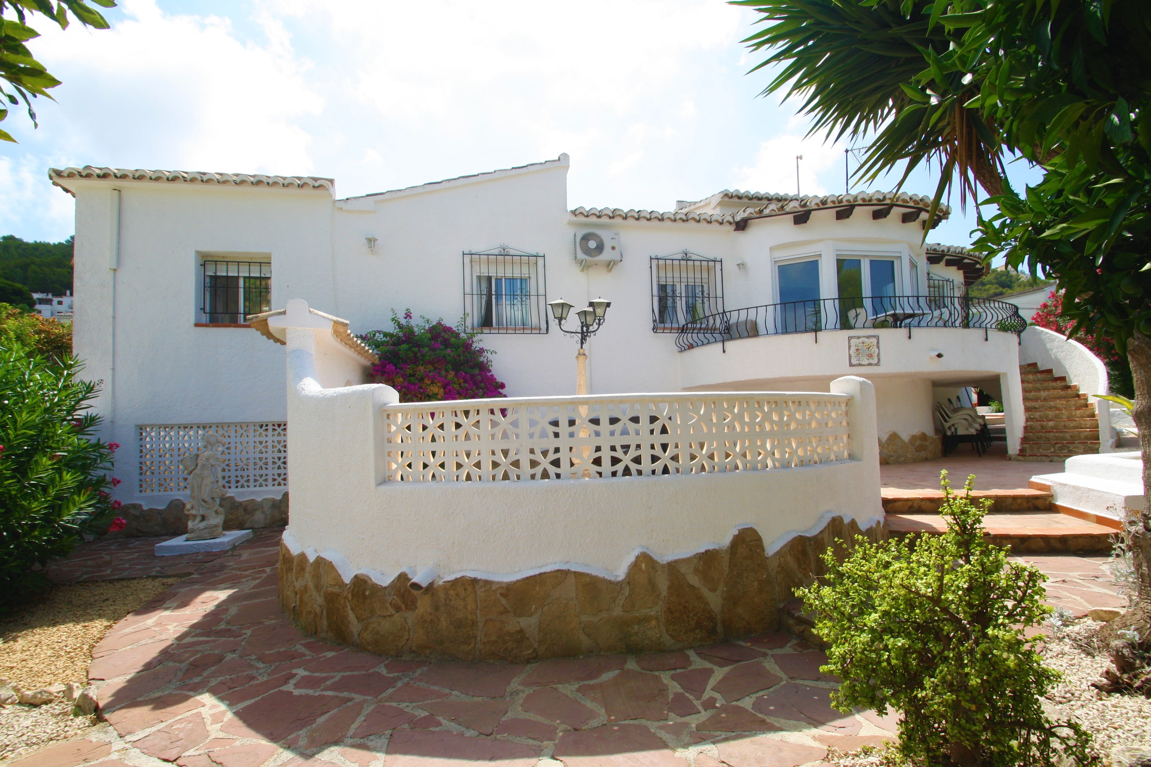 VILLA TE KOOP IN BENITACHELL
