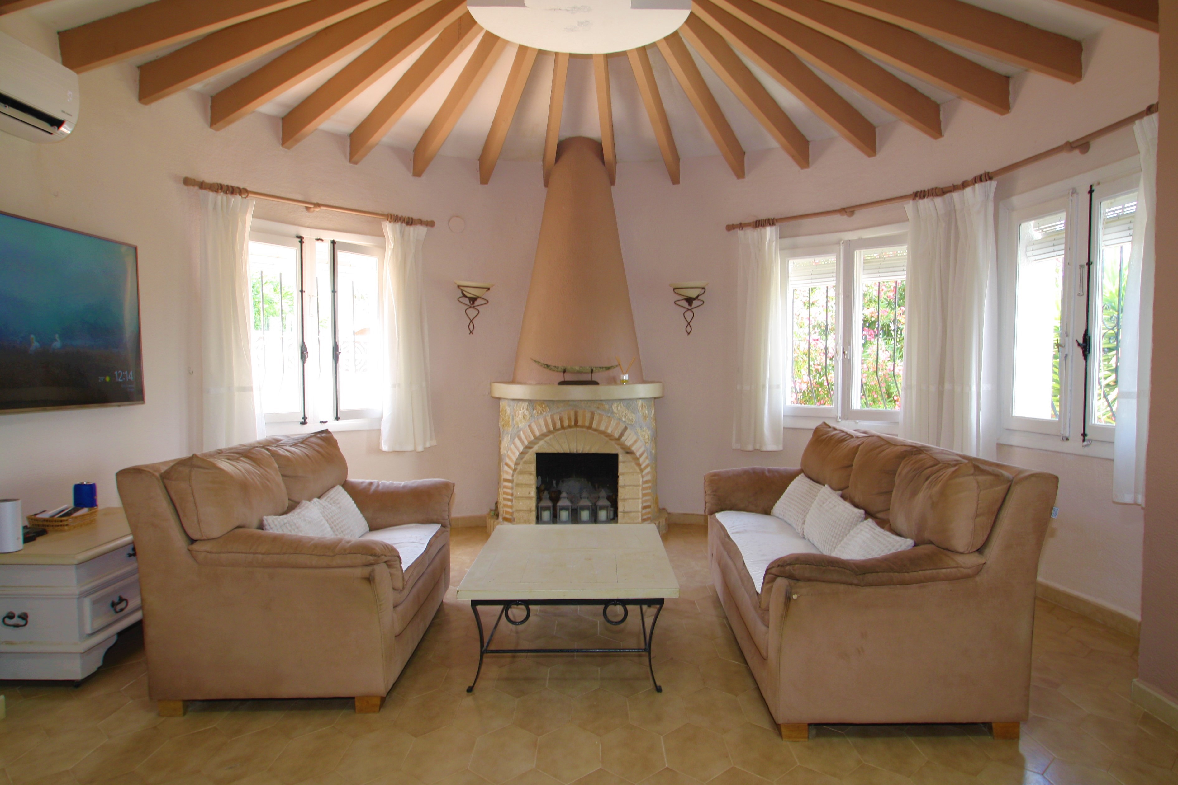 VILLA TE KOOP IN BENITACHELL