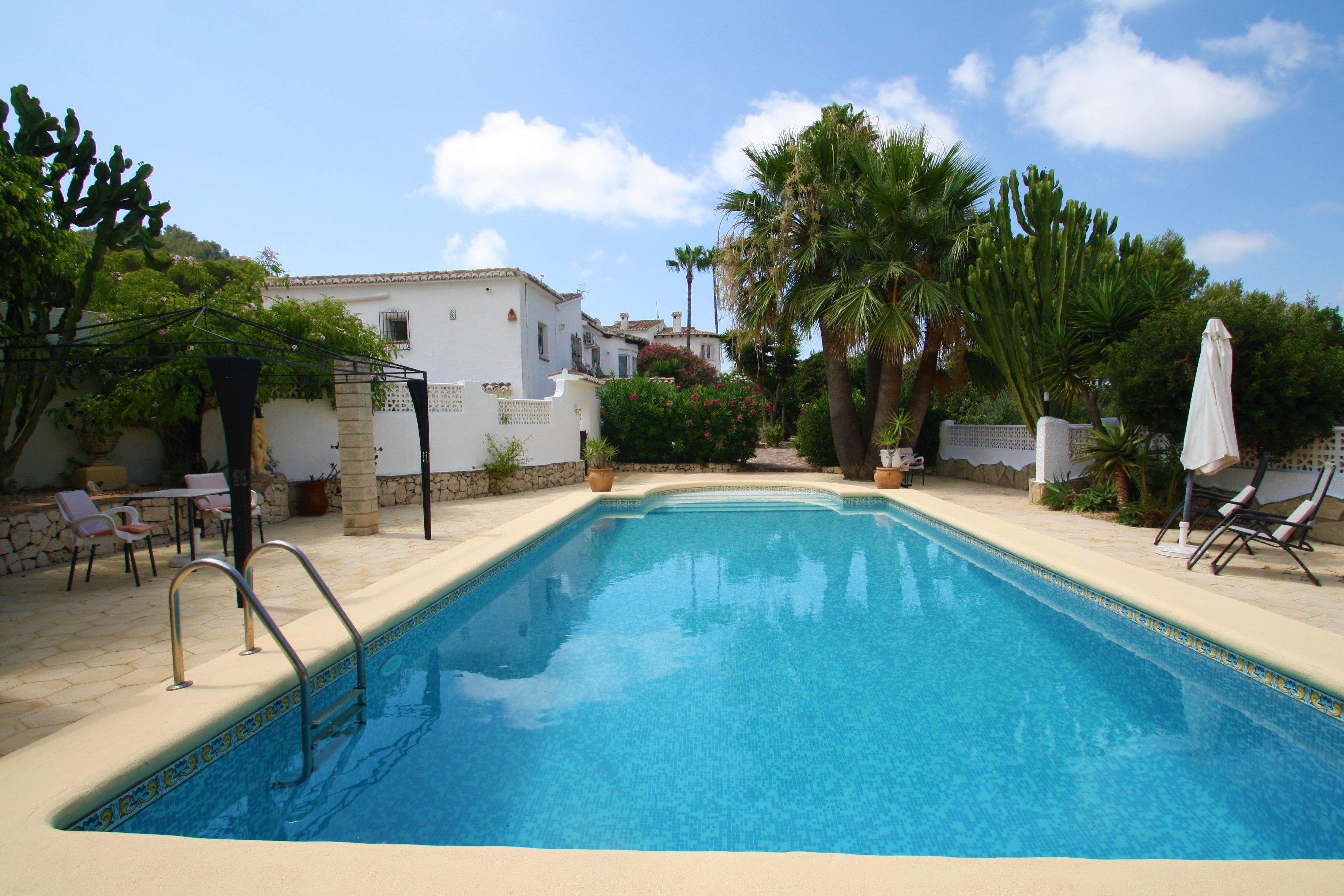 VILLA TE KOOP IN BENITACHELL